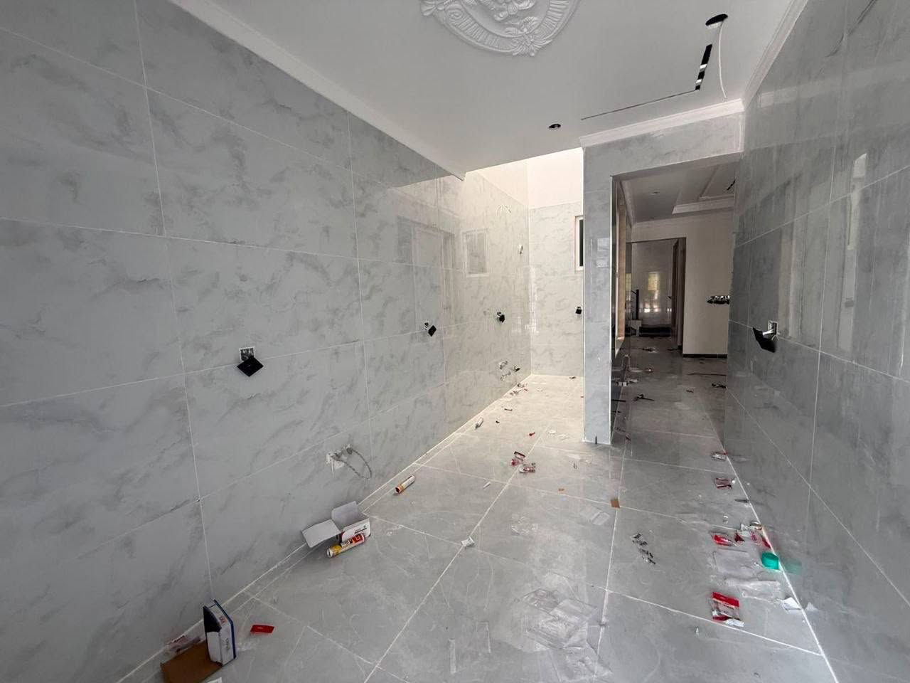 🔸سند طابو يتسجل بإسم اي عراقي
📍أربيل- منزلين لبيع حي فرمانبران قرب شارع120M ع سايدين 30M عريض

➖مساحة 125M+125M طابقين 
يتكون⤵️
➖4غرف نوم 
➖استقبال-صاله-مطبخ-مجموعه صحيات-كراج
***********
***********
***********
**********************
في حال لم يتوافق العقار مع رغبتكم او لم يكن بقدر امكانيتكم زوروا موقعنا على تلكرام للتصفح على اكثر عدد من العقارات المتوفرة•https://t.me/miran_48

12 دفتر

