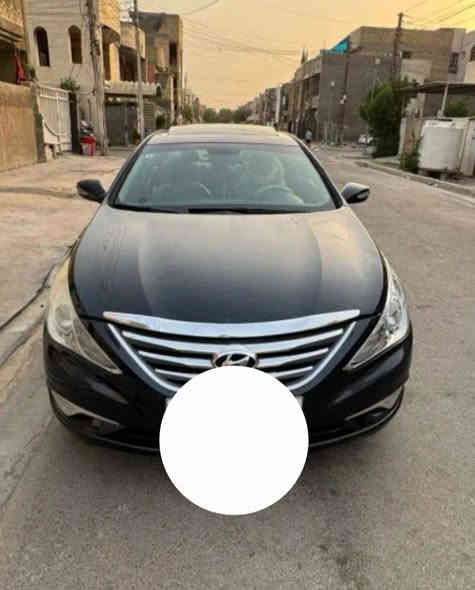 🚘 للبيع – هيونداي سوناتا Limited 🚘

🔹 الموديل: 2011
🔹 الوارد: أمريكي
🔹 المكينة: 2000cc GDI
🔹 الفئة: Limited (فول مواصفات)

✨ المواصفات:
✅ تبريد أمامي وخلفي
✅ بصمة تشغيل وبصمة أبواب
✅ فتحة سقف
✅ منظومة زنون جديدة ضمانها سنتين
✅ كشنات أمامية كهرباء مع تدفئة وتبريد بكل الكشنات
✅ فول تحكمات (ستيرن + كشنات)

🔧 الحالة الميكانيكية:
✔️ مكينة ✅
✔️ گير ✅
✔️ مكفولات وما بيها أي مشاكل

🎨 الهيكل:
– بيها صبغ جاملغ + باب فقط
– سيارة مخدومة ومال جناي
– المستخدم الوحيد إلها صارلي 7 سنوات

💰 السعر: 89 ورقة
✅ بيها مجال للشراي

المكان: بغداد – الغزالية
للإستفسار 
***********
