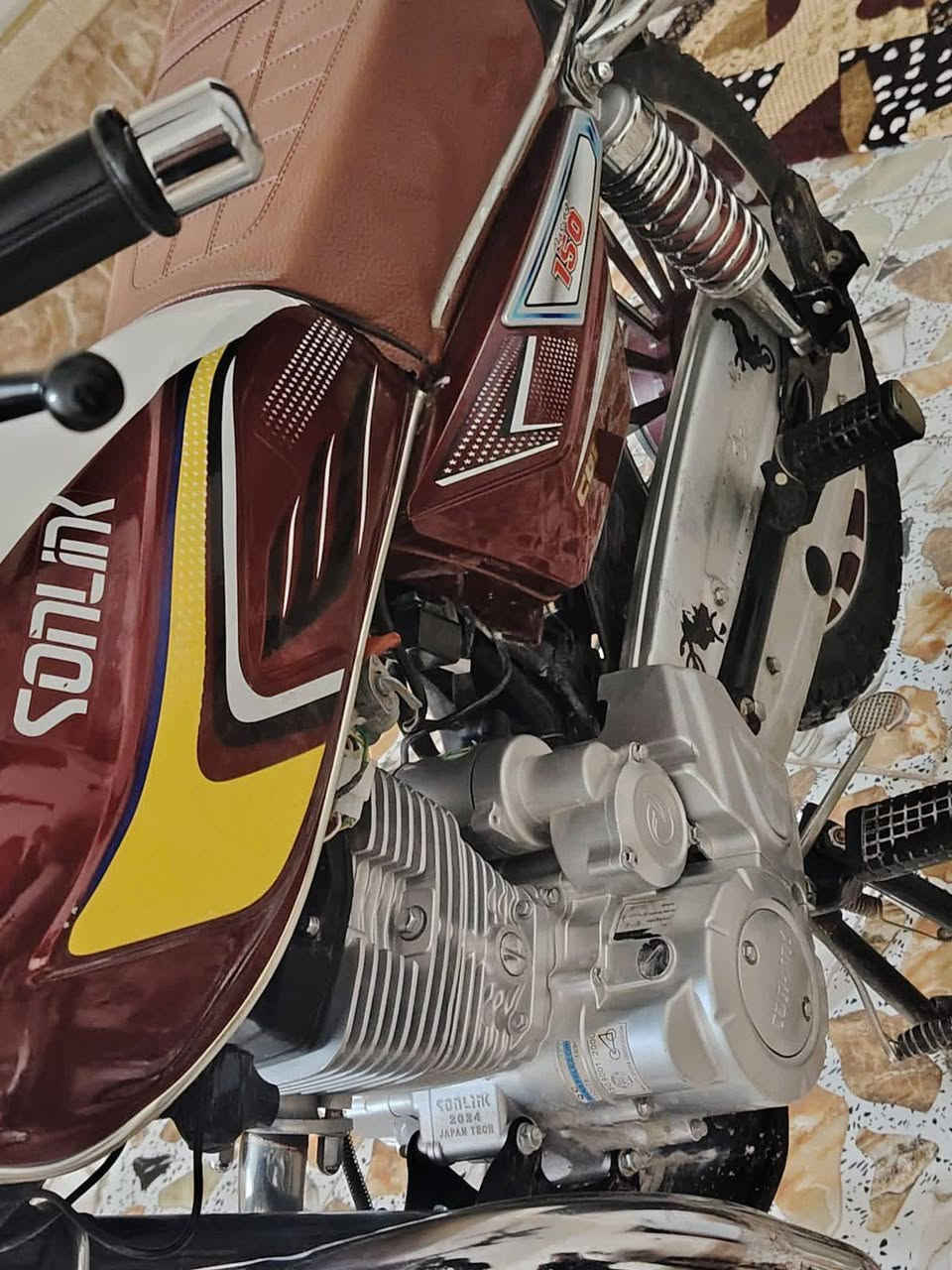 السلام عليكم مكلف بلنشر اخوان دراجه مديل 24 شكل 25 دراجه نضيفه مال جناي سعرها 750 قفل بدون عمله وترهم مراوس بمديل 25 والفرق يلعب وهذا رقم صاحبها ***********
