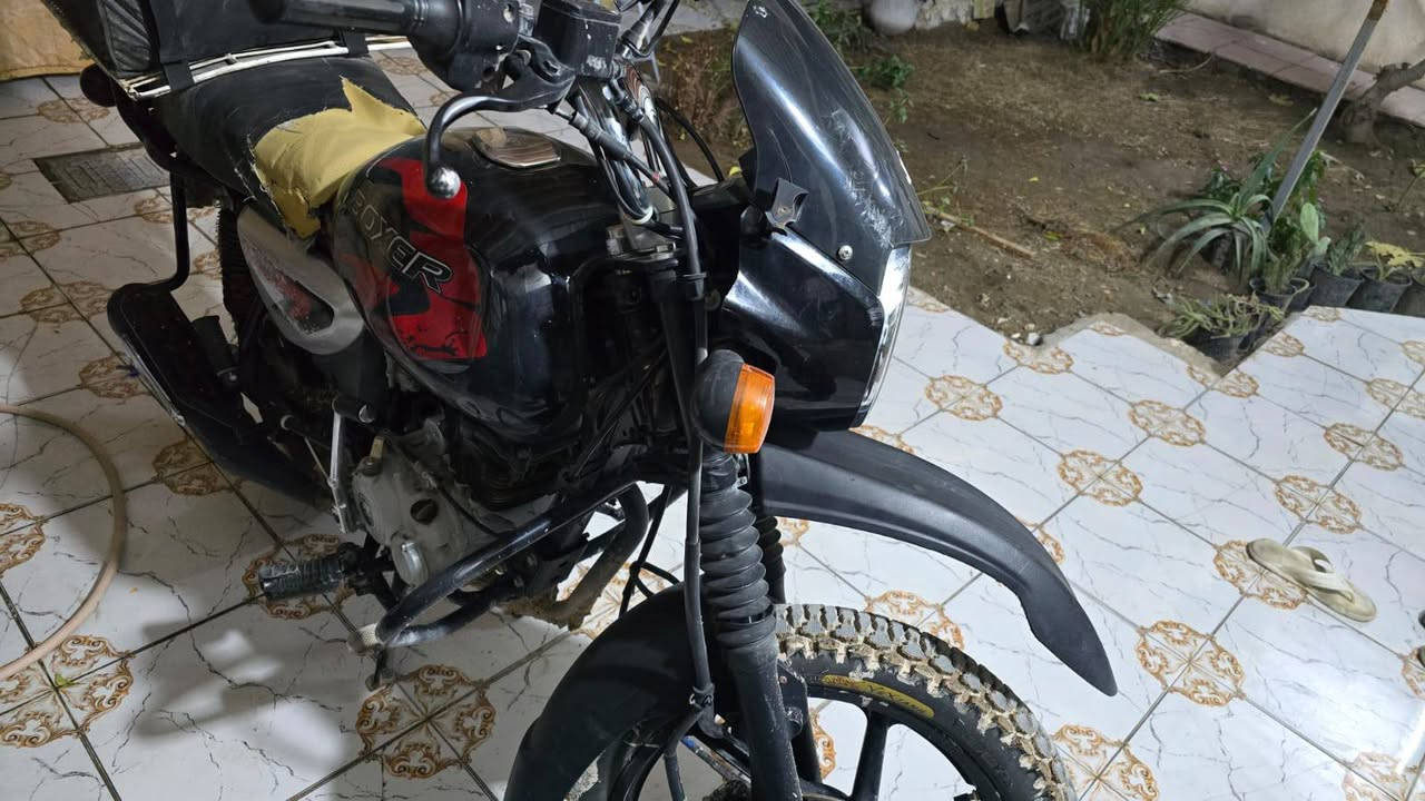 بوكسر 23 اوراق أصولية ما مرقم
الدراجة مفتوحه 
السعر مليون وربع 
العنوان الكوفة 
***********
