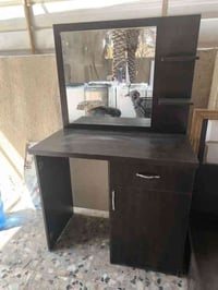 ميز مراية تركي • نضيف جدا • كربلاء حي الشرطة