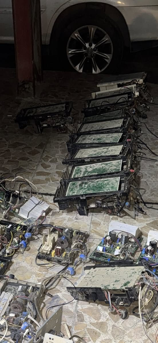 بشـرى سـارة لأصحاب الورش والمواطنين! 🚨
كل حلول الإنفيرتر (Inverter) صارت بمكان واحد يم "ورشة التقني"! 😎🔧
تعبت من التدوير على القطع الأصلية؟ ورشة التقني توفرلك كل اللي تحتاجه وبأسعار تنافسية ما تلقى مثلهة بالسوق:
 كارتات إنفيرتر أصلية لجميع الماركات العالمية:
⚡ (LG - TOSOT - GREE - Hisense - Midea) وغيرها..
 ماطورات (كمبريسورات) إنفيرتر بجميع الأحجام والسعات:
⚡ (1 طن / 1.5 طن / 2 طن / 3 طن)
✨ التميز مالتنا: كل القطع مجهزة مع ضمان حقيقي ومكفول! 🤝
🚚 خدمة التوصيل: متوفرة لجميع محافظات العراق العزيزة.
📍 العنوان: بغداد - حي أور - قرب جامع الفردوس.
📞 للحجز والاستفسار: ***********
