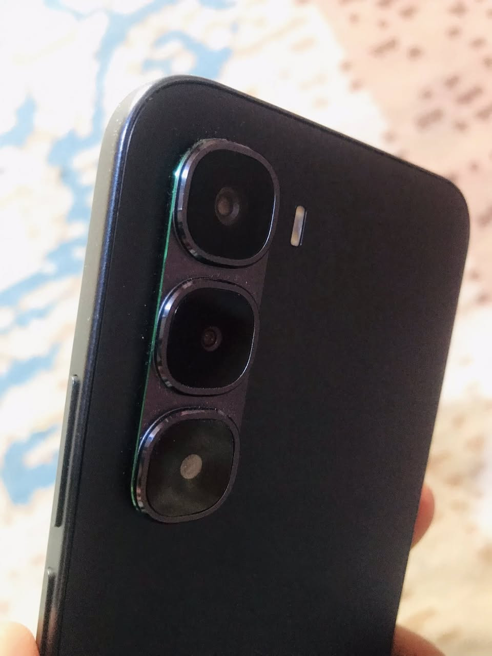 السلام عليكم جهاز جديد طك كارتون مامستعمل ابد جبته يوم 1/1 هوت 60 برو الجديد الجهاز كلش حلو ذاكرته 256 كامرته كلش حلوه بطاريته فول الفول كارتونه وشاحنه وهتفون وغراظه كلهن وياه شتريته وحت خط ماخليت بي الله شاهد اخذته 300 والشراي يخابر وبي خير ويدلل*********** مكاني ناصريه اريدو قرب كراج بغداد
