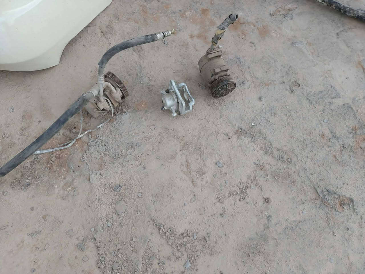 غراض بي وادي اف 3 للبيع زوج تايرات جدد وسبير كامل هو والويل وياهن زوج تايرات مستخدم سعرهن كلهن ب75 مجالهن قليل زوج لايتات جدد مامستخدم ب50 وبيهن مجال قليل زوج دعاميات امامي وخلفي جدد سعرهن ب100 وبيهن مجال كهربائية رفع الجامه سعرها ب 15 وزوج كمريسرات ودبل المكان طوريج ***********
