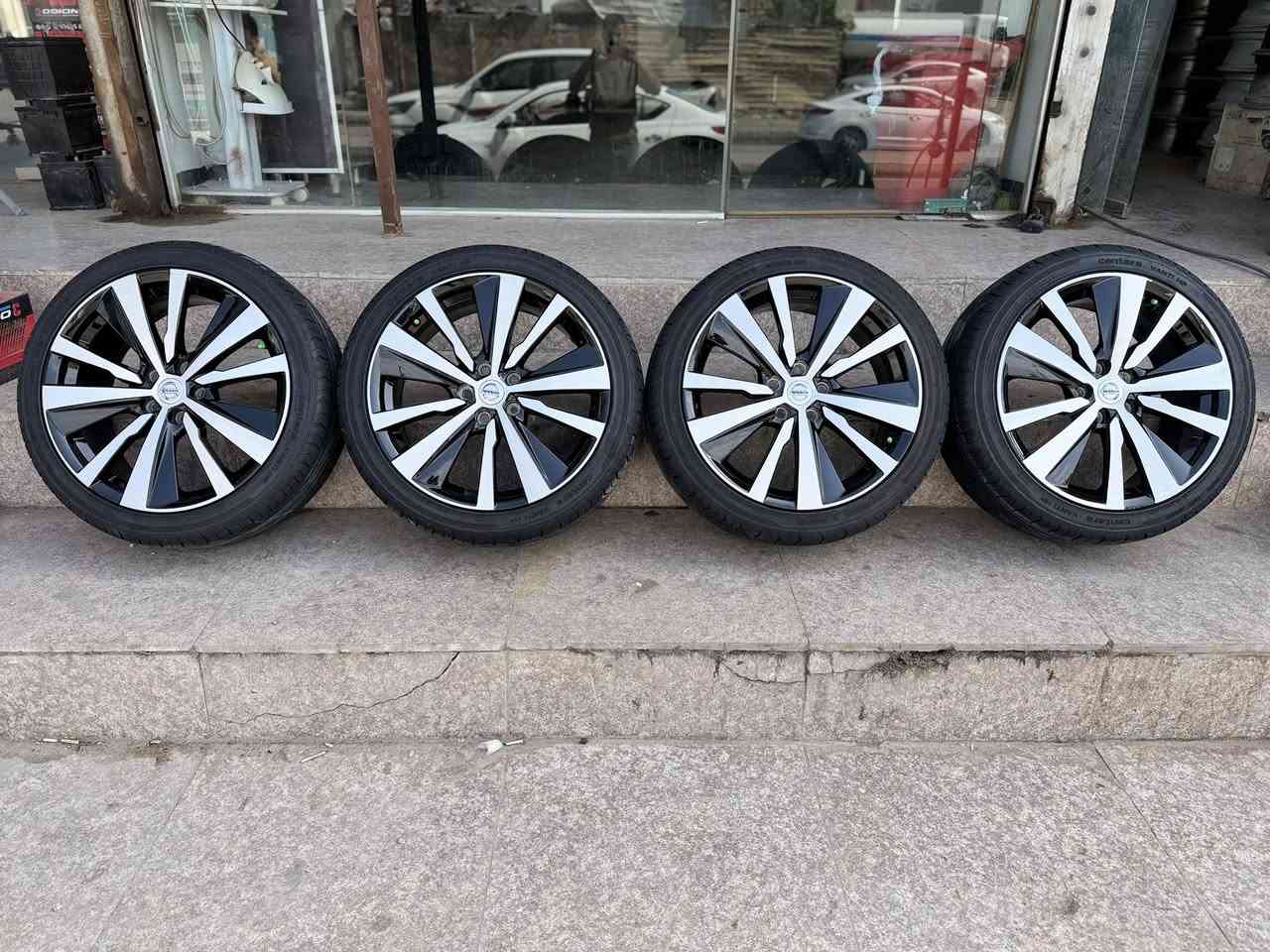 ويل كب نيسان التيمة حجم 19 اصلي بيع او مراوس  ***********  بصره قرب جامع الكواز
