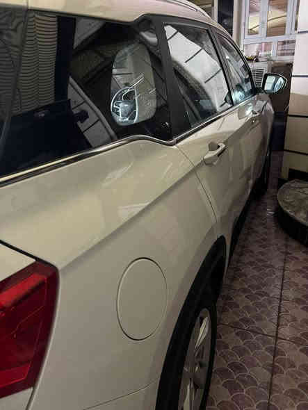 للبيع سياره شيفروليت كابتيفيا خليجي موديل ٢٠٢١ لون أبيض مكفول بدون صبغ وبيها سونار جديد رقم بغداد دولي فتحة حساس كأمره شاشه لمس تحكمات جهتين بالستيرن مانع انزلق حجم محرك ١٥٠٠ تيربو ٤ سلندر كير عادي واتوماتيك تبريد ثلج و٧ مقاعد سيارة مال بيت السعر ١٤٢ ورقة وبيها مجال اتصال رقم تلفون *********** مكان الدورة
