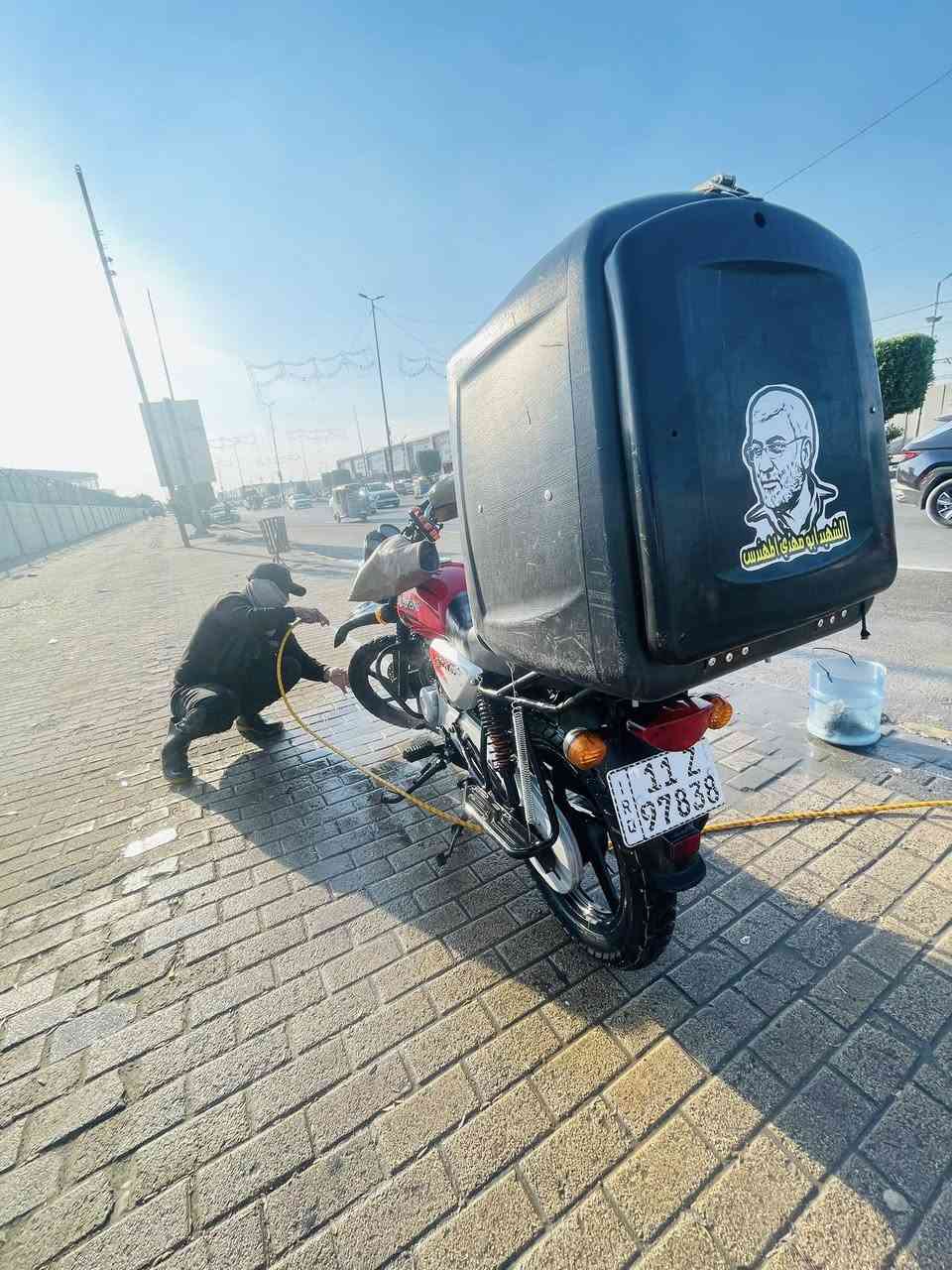 السلام عليكم بوكسر للبيع موديل 2020 نظيفة مكينتة بيه تبخير السعر مليون و 800وبيه مجال مرقمة كاملة 
 ***********
