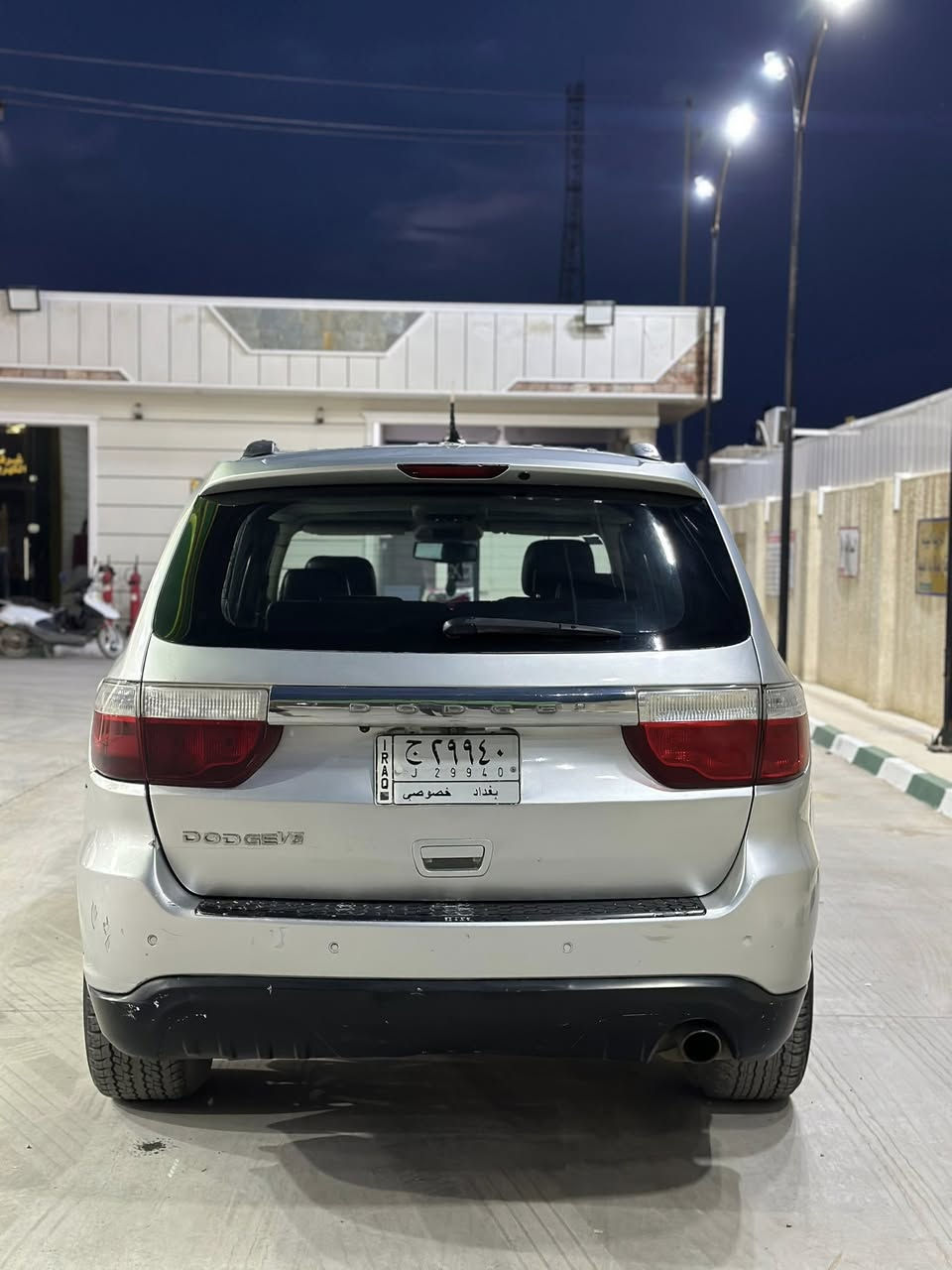 سلام عليكم
دورنكو 2011 
رقم بغداد
مكفوله من العيب الشرعي 
تخم تاير جديد
مكينه وكير 
كشن خزن حساس جانبي امامي خلفي
حادث امريكا جاملغ الخلفي وباب بدون دواخل ومصبوغه فرن اثر جراد 
جنطه شفط
فتحه سقف
مكانها ميسان السعر 145 
للاستفسار ***********
