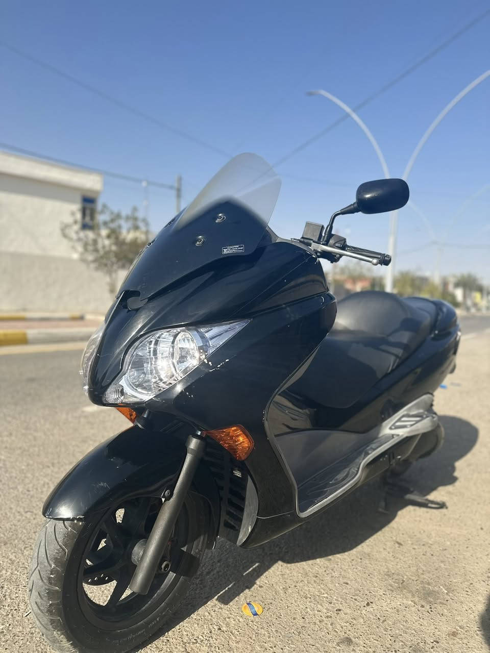 سلام علكيم 
فورزه 010 للبيع دراجه مكفوله من كلشي محركه 250 اسود اصل نقطه صبغ مابيه شرط لفحص دراجه مخزنه حتى ما استخدمه بدون رقم ولا گمرگ دراجه رمبه على ايدي ممشاه 35 الف گلوبه زنون ابيض دراجه ما ممدود عليه ( سبانه ) مكاني الرمادي للستفسار اتصال على ***********
