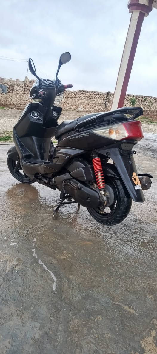 السلام عليكم من رخصه الادمن 

دراجه سكنس ياباني فحل للبيع 

شرط من تاير لاتاير محرك شرط 

تريحكه ومعدل فول خير من الله

دراجه من حاويه على بيدي 
اي استفسار اتصل على الرقم ***********
