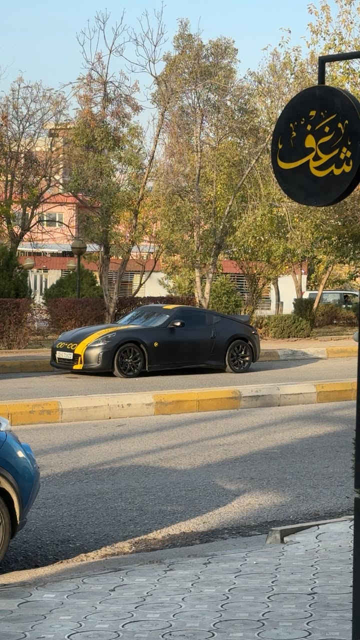 السلام عليكم  من رخست الأدمين نيسان زيت للبيع ٢٠١٥ خليجي فول مواصفات شاشه جبيره بلادي كامره مكبرات تختلف عن مكبرات زيت عاديه لأن السياره سبورت باكج كشن كهرباء و كشنات حار 
اكسل قفل خليجي 
شوته لونك 
اكزوز اكسبايب 
كولر 
محرك جديد 
ماشيه ١٣١ كم 
سنويه جديده ٢٠٣٠ 
ابسمي 
السياره عنده بطوله 
السياره مو حزام ابيعه حزام شرط بدون داخل 
كير و محرك و اكسل كهرباي  كلهه ابشرط 
و مابي نقص سيرفس عام من اكسل للمحرك 
السياره لونهه اسود هسه اسود طافي لزكه مو صبغ  ضمان سنتين 
مكاني سليمانيه 
السعر ١١٩ بيهه مجال قليل للطيبين 
***********
