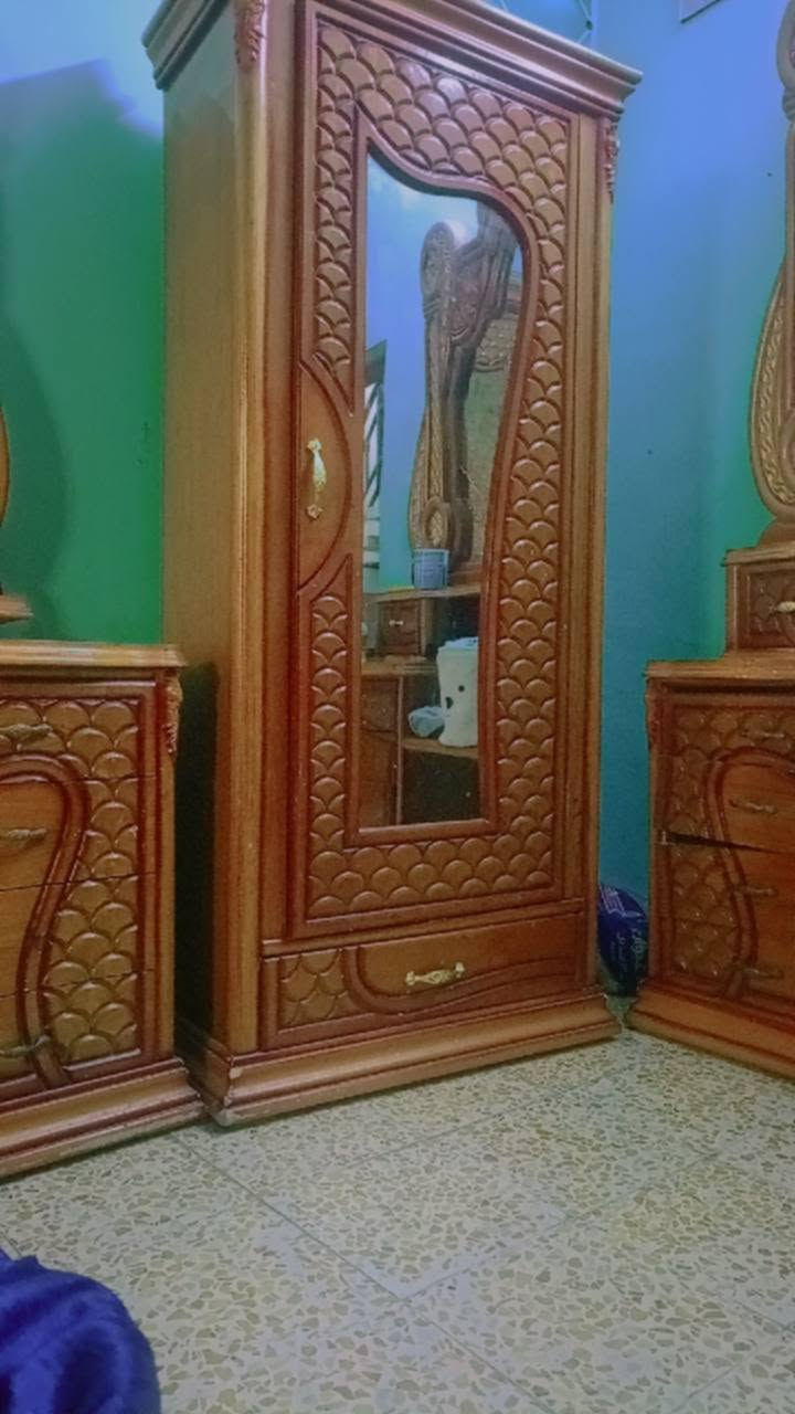 غراض بيت للبيع
كنتور اربع ابواب عراقي ب 125 كنتور تركي ب 80
ميز بلازمه ب 15
 تخم 10 مقاعد ب 80 مع كوشات
ميز توليت ب 40 احطاط  
ميز عادي ب 15 
زاويه ب 25 
مبرده كامل بس شغله سعر 30
عنوان بيجي حي تاميم


**إذا كنت صاحب هذا الإعلان وتريد حذفه لأي سبب، رجاءا أرسل رسالة إلى الدعم الفني**