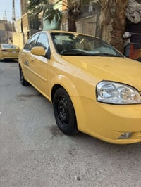 وبترا مديل 2012شركه العامه سياره مكفوله من ضربه تخم تاير صدر مامي خلفي...