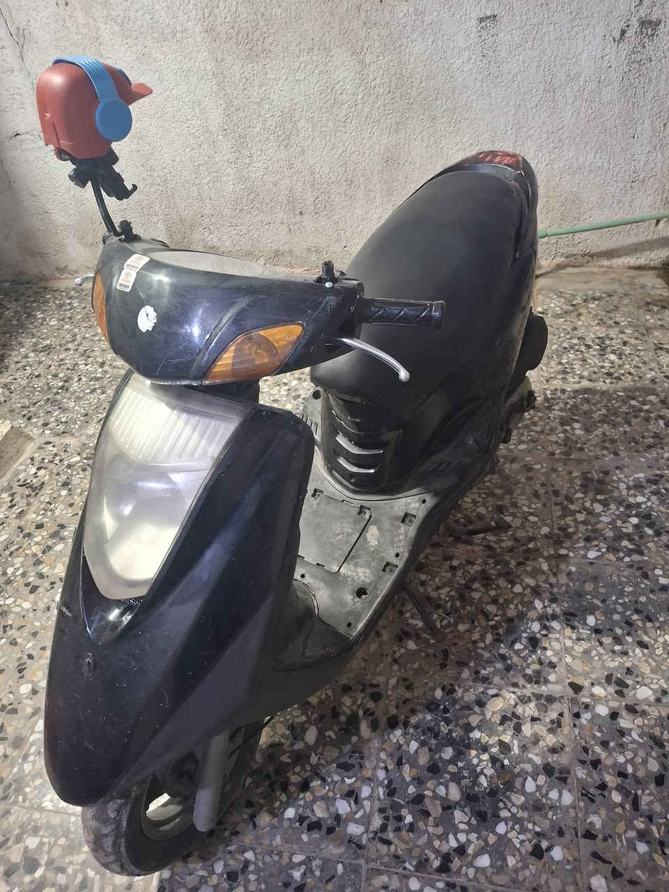 سلام عليكم للبيع او مراوس حسب القناعه دراجه بريز بيها اكسل  دراجه نكره سلف 💫 خير من الله نضوح تبخير ماكو كهرباء شغلات حلوه طستها 450 بيها مجال شي قليل  مكاني الزعفرانيه
***********
