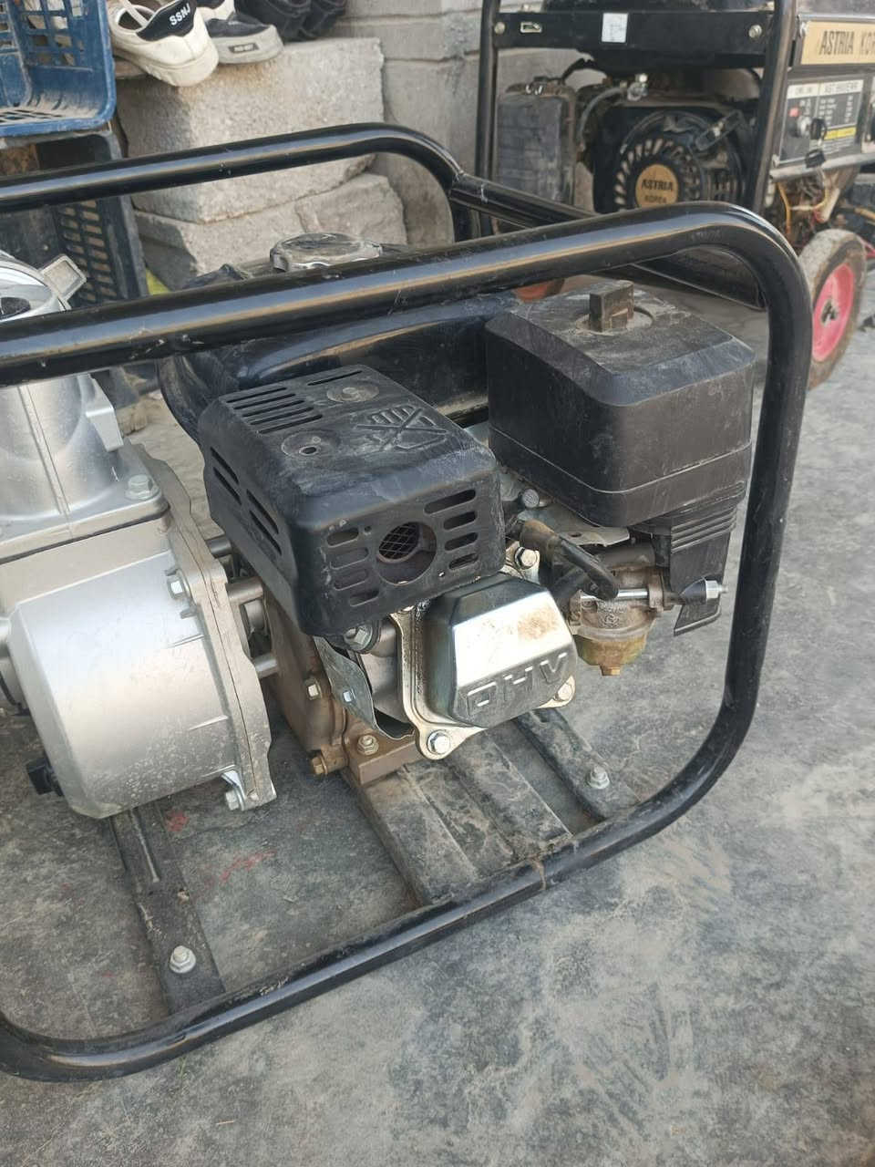 ماطور ماء او كاز +صونده 30متر كتان +صونده سحب 3م..
الماطور جديد مستخدم اسبوع فقط 
السعر 175الف 
 الاستفسار: ***********
