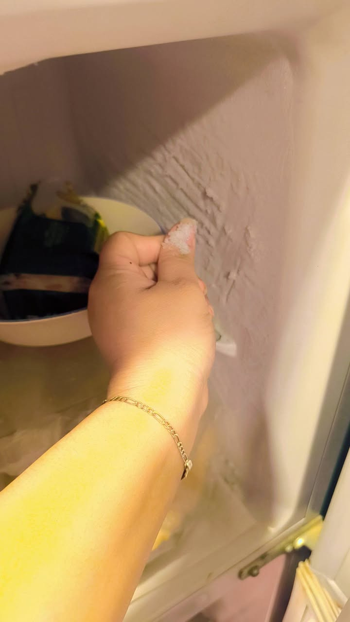 ثلاجة مستعملة قليل كلش تجميدها واضح يمكم بصور حجمها 10 قدم اي عطل مابيها مكاني البلديات سعرها 130  وبيها مجال لشراي لتواصل ع رقم +964 771 578 8811


**إذا كنت صاحب هذا الإعلان وتريد حذفه لأي سبب، رجاءا أرسل رسالة إلى الدعم الفني**