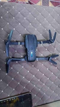 شباب درون بهذا الشكل اثنين كاميرا جديده بعدها بالكرتون خلي سعر وبالعاف...