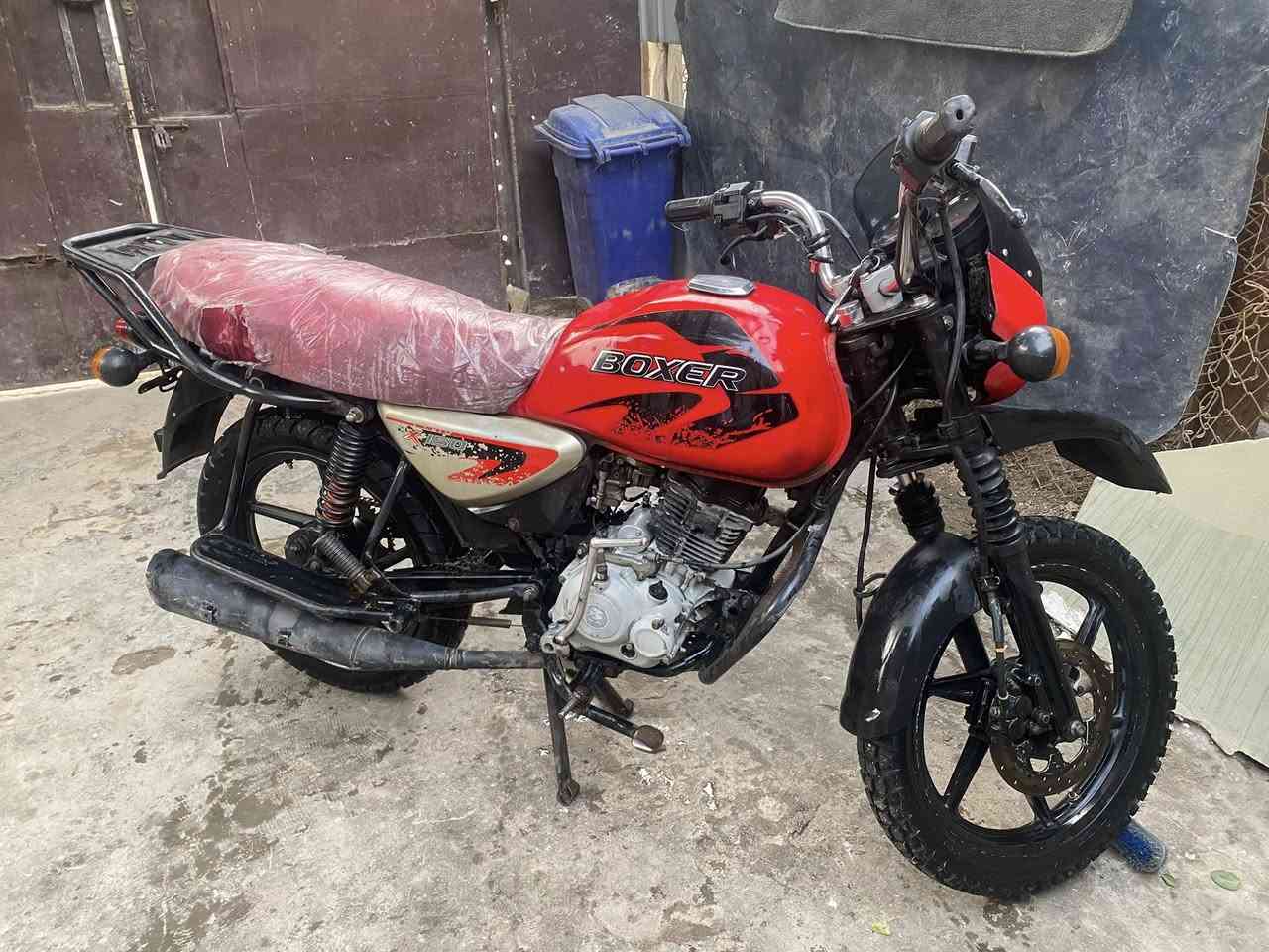 السلام عليكم دراجه بوكسر مديل 2021 دراجه اوراقهه ضايعه أكفلك سرقه بس غير متواجد بل فيس ‭0776 574 5686‬
