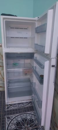 ثلاجه لبيع بخاخ انفيرتر نظيف شرط التجميد 07715800267 عمارة, ميسان