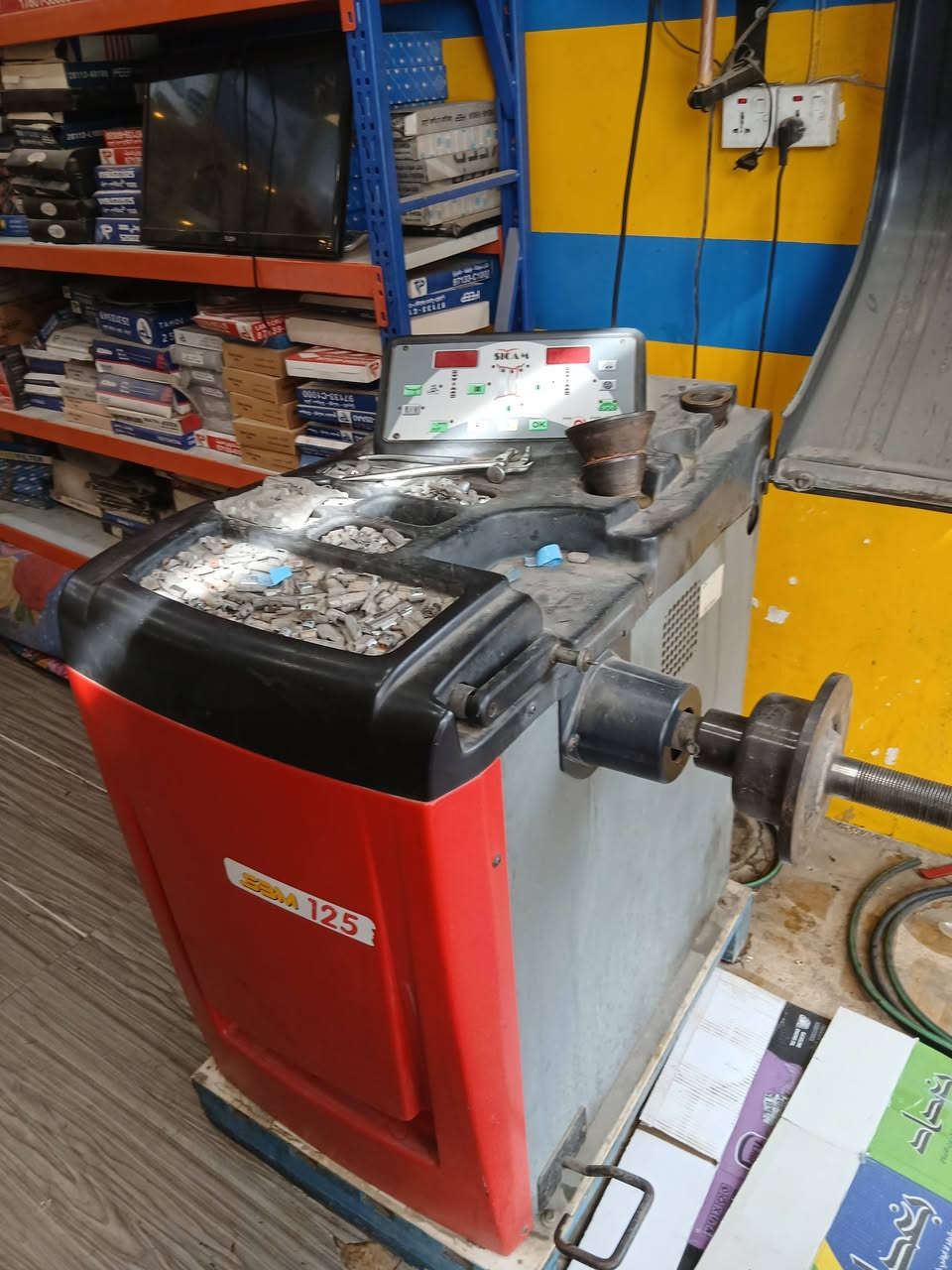 سلام عليكم عندي غراض بنجر كاملة للبيع مكانهن الدوره أمانة الله انضاف ***********
