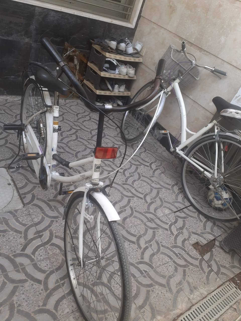 السلام عليكم للبيع بايسكل حجم ٢٦ بناتي ياباني بنفق الشرطة بسعر ٧٠الف وبي مجال للمعلومات اتصال ***********
