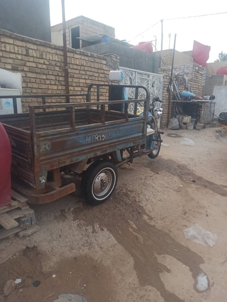 سلام عليكم ستوته لبيع امتيار 2016 اوراق وكيله الجنابي 
مكفوله كفاله شاصي مكفول  
مكينه 2025 مكفوله 
اكسن قفل 
تخم تاير ابو خطه 
كهربائيات كله شغال 
جاهزه مجهزه 
سعر 1500 اوبيه مجال 
***********
