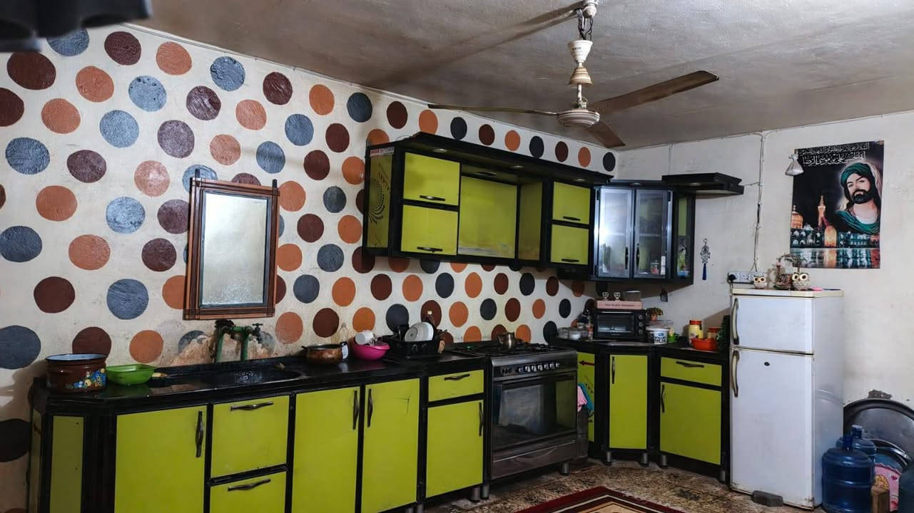 ✨🫧دار 150م طابقين 3غرف بالزهراء🫧✨

✨🫧 رقم الاعلان ((83)) 🫧✨

▫️المنطقة : ((الزهراء))

🫧نوع العقار : ((دارسكن))

▫️المساحة : ((150م))

🫧الوجه : ((10م))

▫️النزال : ((15م))

🫧عرض الشارع : ((10م))

▫️حالة  البناء : ((قديم مرمم))

🫧 عدد الطوابق : ((طابقين))

🫧تفاصيل البناء:: 
الطابق الاول يتكون من: استقبال وهول ومطبخ وغرف نوم عدد (1) وصحيات
الطابق الثاني يتكون من: هول ومطبخ وغرف نوم عدد (2) وصحيات

▫️أقرب نقطة :((مركز الخلود))
 
✨و لمزيد من التفاصيل يرجى التعليق (((ب تم)))

✨او زياره مقرنا الكائن في الخاجية شارع 40 مجاور الابتسامة الذهبية

 او الاتصال على الرقم 
***********

أو عبر الروابط👇
 
-رابط التيك توك 
https://www.tiktok.com/@alwaset902?_r=1&_t=ZS-94pI1CR3LtN

-رابط الانستغرام
https://www.instagram.com/al_waset902?igsh=bTlibmQxZDE5dzFv

-رابط قناة التليجرام
https://t.me/waset902

-رابط قناة اليوتيوب 
https://www.youtube.com/@alwaset-n7b
