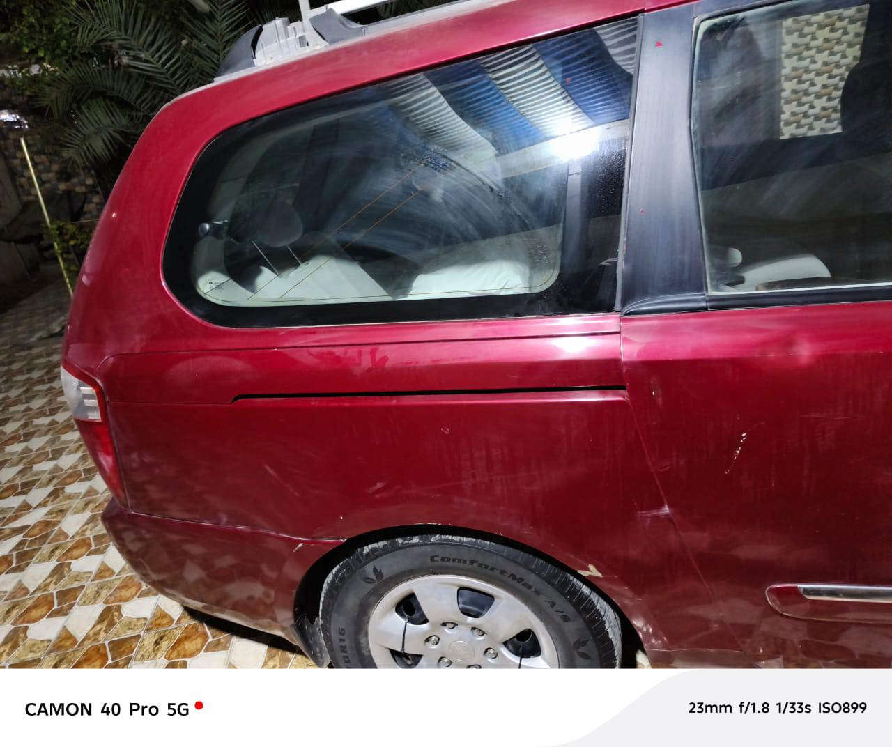 كيا سيدونا للبيع موديل ٢٠٠٧ السيارة بحالة ممتازة جداً ونضيفه ، محور غاز يعني خطين غاز بنزين منضومه جديدة قبل يومين شادها العنوان ديوانية قضاء الدغارة للاستفسار *********** 
السعر ١٣٠ وبيها مجال
