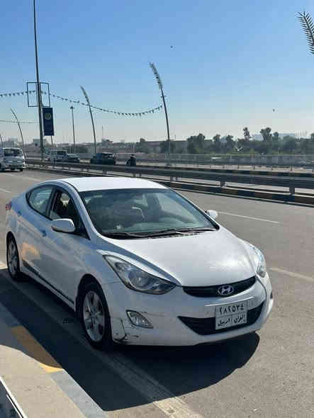 السلام عليكم الانترة موديل 13  خليجي شركه عامه السيارة  سيارة بيها صبغ قبق الجنطه واطراف الجاملغات الخلفيه اما الباقي كله مكفول رقم اربيل سنويه ساقطه السيارة من ناحيه صدر باتري تخم تاير كله جديد كير مكفول مكينه مبدل بيها كازكيت قبل فترة والحمدالله نضبطت السيارة سابقا جنت لازك عليها فابلون ومحترك وصار شكله محلو ولزكت فوكا غير هذني تبريد تدفاء منضومه جديدة غير الكلته تاخذ السيارة بلاش وتروح  
مكاني بغداد الكرخ السعر 100 وبيها مجال قليل 
***********
