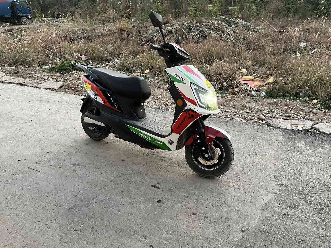 سلام عليكم دراجة  سكنس بطاريات ليثيوم ما شالله سعرها ٩٠٠ عنوان بغداد ***********
