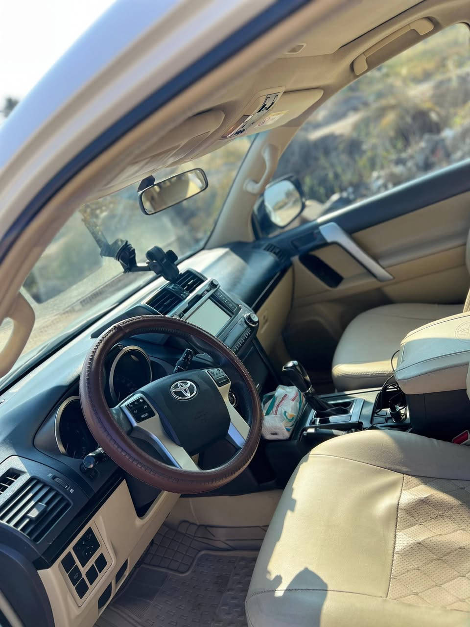 سلام عليكم برادو موديل 15السونار مرفق بالصور 6سلندر فول السياره دبل خزان كويتي السعر 3شدات وبيه مجال للشراي المكان كربلاء ***********
