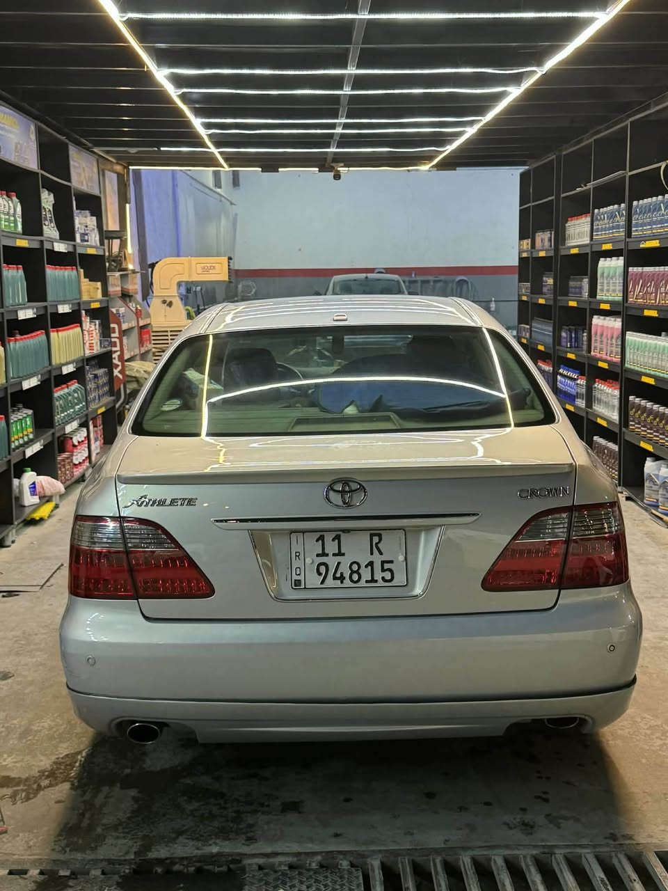 السلام عليكم كراون شاهين للبيع السياره مكفوله كفاله عامه ٢٠٠٤ رقم بغداد دولي الجديد بسمي مكان السياره بغداد للاتصال ***********
