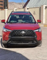 كورولا كروس XLE • ٢٠٢٤ • ماشي ١٠٠٠كم