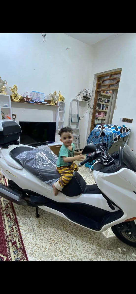 فورزة صفر 10 اس 7 كفاله عامه ماشيه 20 الف المكان ميسان العماره الدراجة طالعه من الوكيل تقزيب قبل 8 اشهر الدراجة على وضع اليابان ما ملعوب بيه جديده جدا مال جناي قايش اكلجات مال اليابان تدفئه يدات استان حساس كله شغال كير 7 نمر 4 تحويلات مكينه بيضه  ***********
