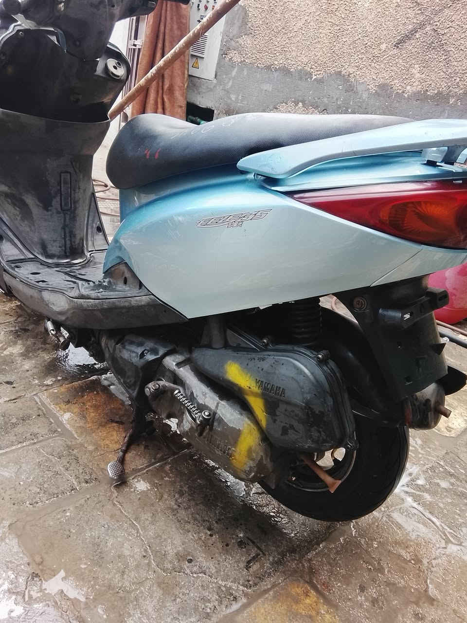 سلام عليكم دراجه لل بيع بريز نضيفه 140شلعه ومعدل فول دراجه نضيفه ما بيعه اي نقوصات بس طلع بيهه لاستيك ولف خفيف عله المانه بس كطعت الله الدراجه ما موكفتني هندر واحد وطلع ما توكفك سلف كهربيات كله شغاله بس سلف يرادلهه باتري شحنه بس سعر 
400وبيهه مجال بصيط مكان بغداد المين الثانيه رقم ***********
