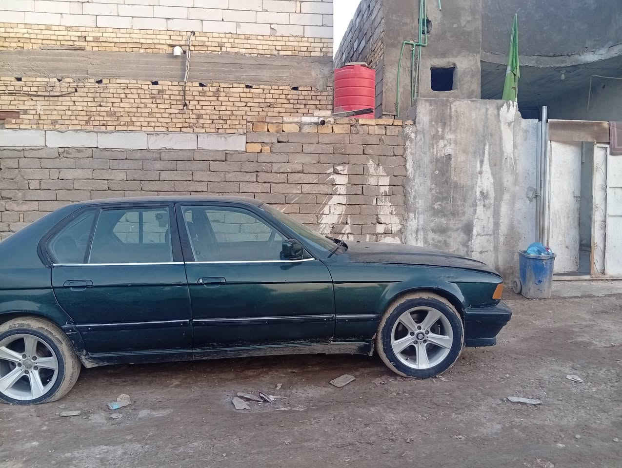 السلام عليكم
بي ام 735  رقم نجف 
كير ومحرك وحداديه 
ويل 18
كير وتو
موديل 93
بيع ومراوس
السعر ٣٨
 ***********
