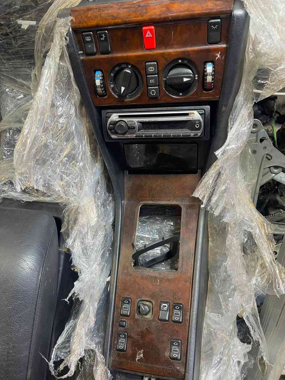 سلام عليكم
متوفر جميع ادوات ميرسيدس بنز
دب 
جامبو
شبح
ام اعيون
***********/ليث
شيخ عمر شارع الثالث
