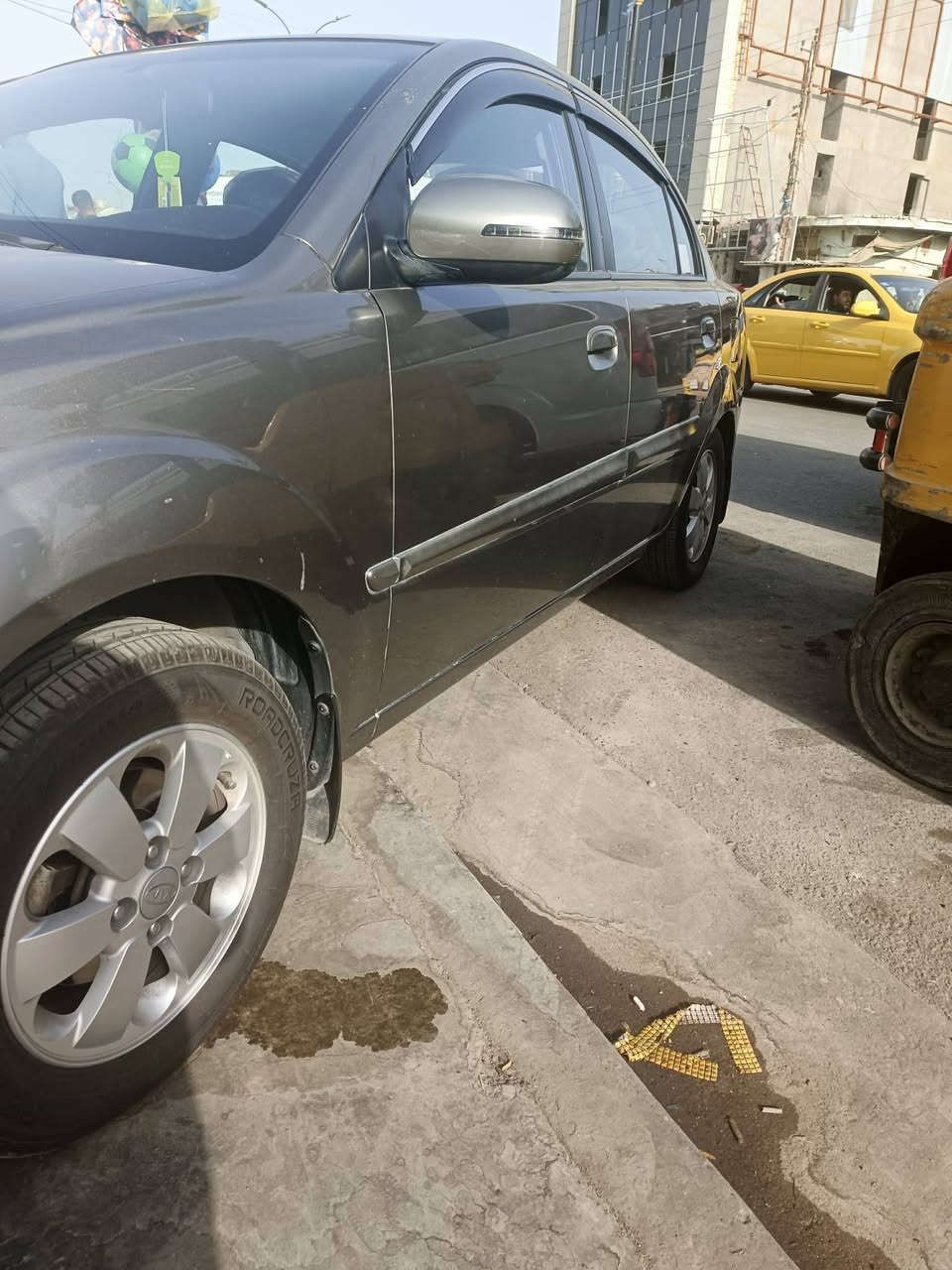 كيه ريو موديل ١١ بغداد باسمي مكفوله عده بارد بسيط يم البك لايت تخم تاير جديد صدر ودبلات جديد سياره جاهزه وخير من الله السعر ٩٥ 
***********
***********
