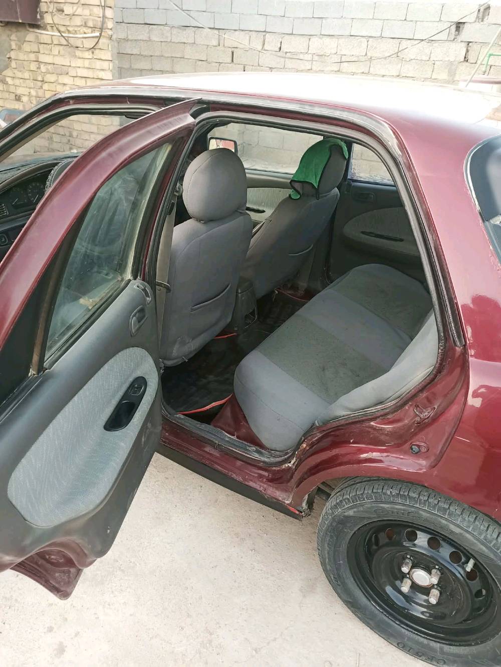 السلام عليكم سياره سيفيا للبيع موديل 95 رقم بغداد مشروع وطني تحويل مباشر مكفوله گير ومحرك وعيب شرعي سياره جاهزه من كلشي كهربائيات تايرات نضاف حداديه جديده سعر 28قفل مكاني ناصريه ***********بيه واتساب