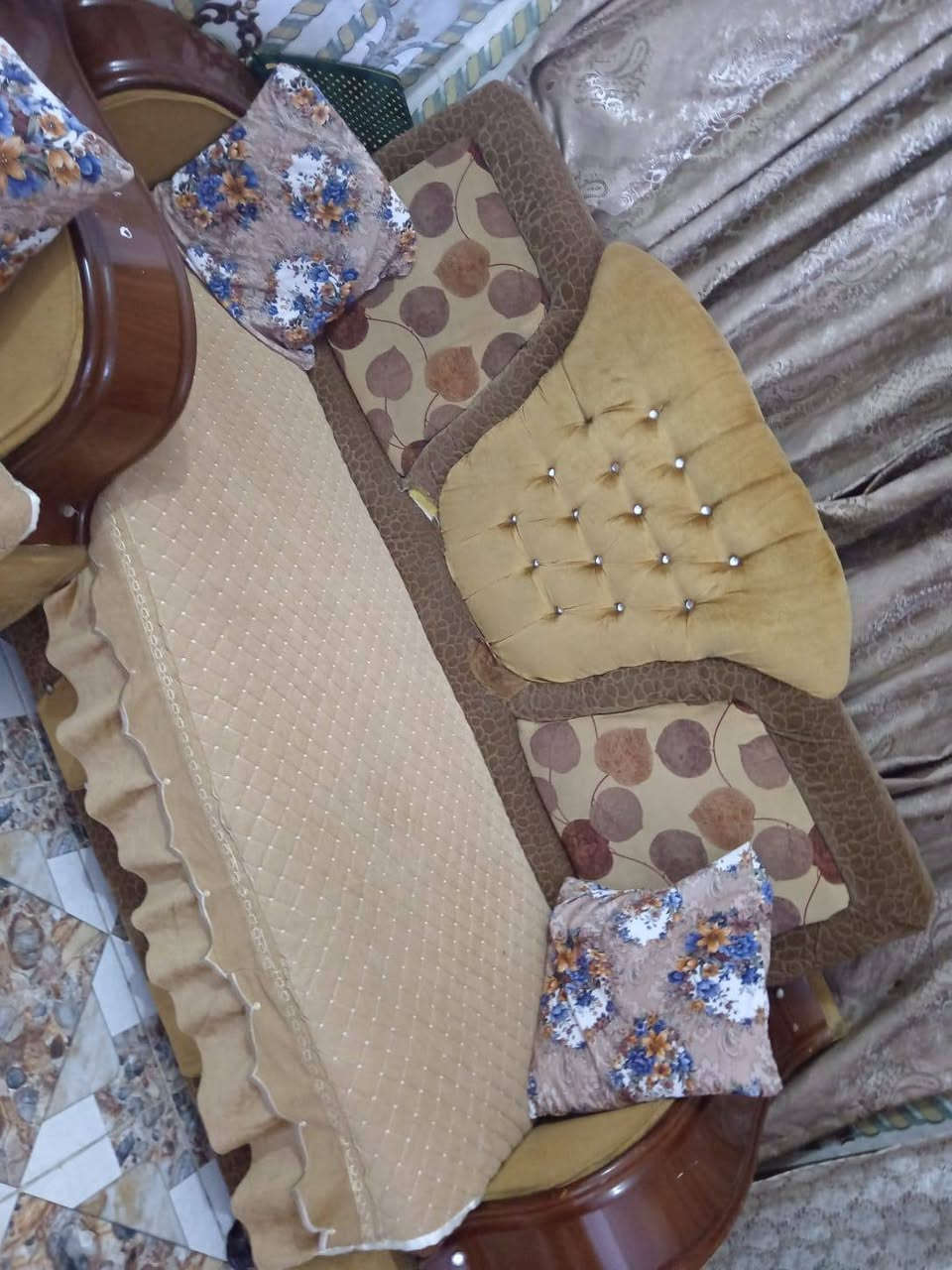 تخم للبيع نضافن فول 10 مقاعد السعر 250 وبي مجال


**إذا كنت صاحب هذا الإعلان وتريد حذفه لأي سبب، رجاءا أرسل رسالة إلى الدعم الفني**