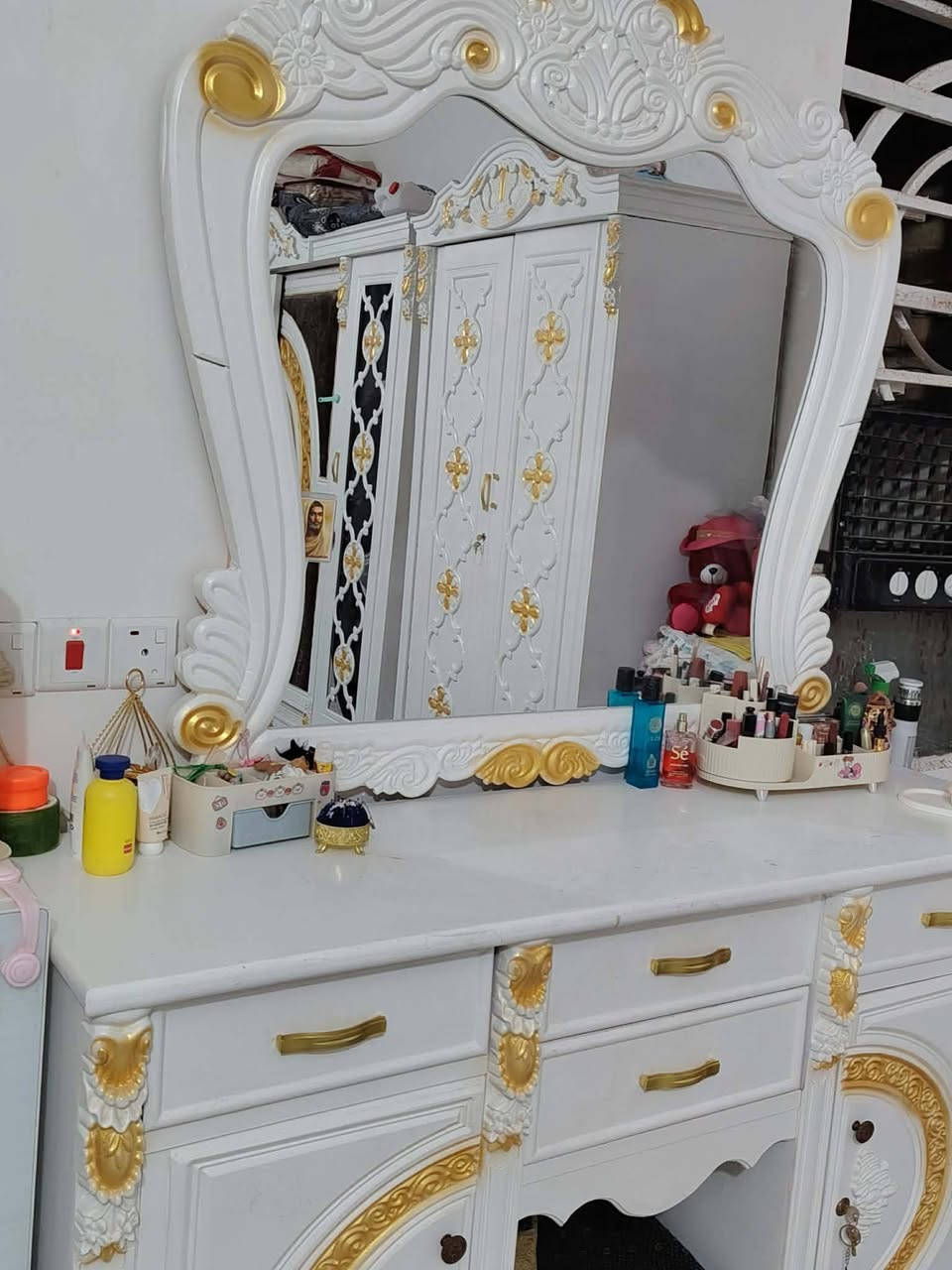 غرفه خشب عراقي بتصميم تركي  سعره مليون وبيه مجال بسيط كربلاء الامن الداخلي شارع الدور مجاوره جامع الامام الحسن المجتبى الجديد ***********
