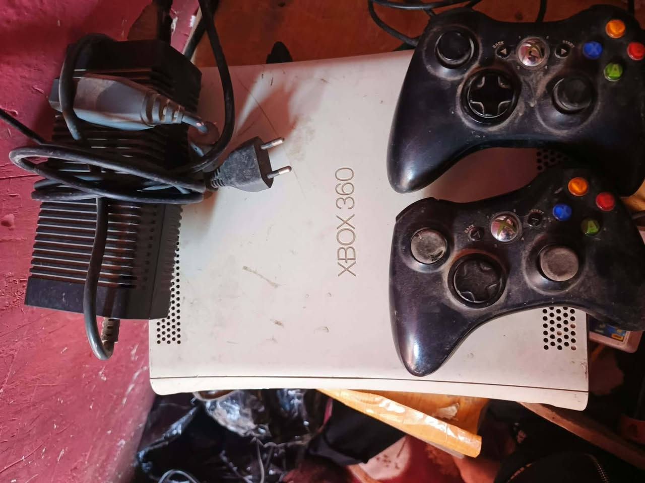 اكس بوكس للبيع مثل ما موضح بصورة السعر 70 وبي مجال


**إذا كنت صاحب هذا الإعلان وتريد حذفه لأي سبب، رجاءا أرسل رسالة إلى الدعم الفني**