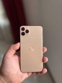 مكلف بالنشر iPhone 11pro max  كما موضح بالصور ممفتوح بي رجه بالكاميرا ...