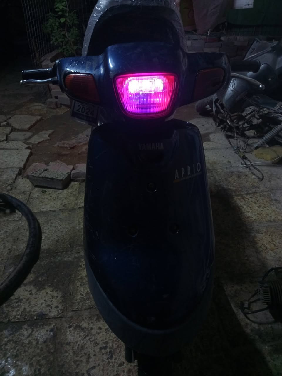 سلام عليكم بطه مديل الفين دراجه كله بلادي ومناقصه شي كربائيات كله كامله نقصه فقط راجز سلف قفل جنطه قفل ستيرن كله كامل دراجه أحله من صور نقصه بنزات وراجز سلف شغال كله كامله مكاني كربلاء القادسيه السعر ٢٤٠ شراي يجي خاص الرقم ***********
