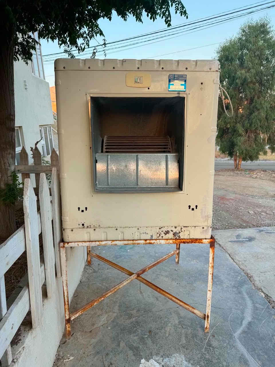مووبەریدەی 4نیو بۆ فرۆشتن بی عەیبە بەشەرتی 24 سەعات دوو کونی بچوکی تیایە بە چەسپیک ئەتوانی چاکی بکەیت 
لە سلیمانیم 
سعری 90 هەزار و مەجالیکی کەم 
*********** السليمانية, العراق
