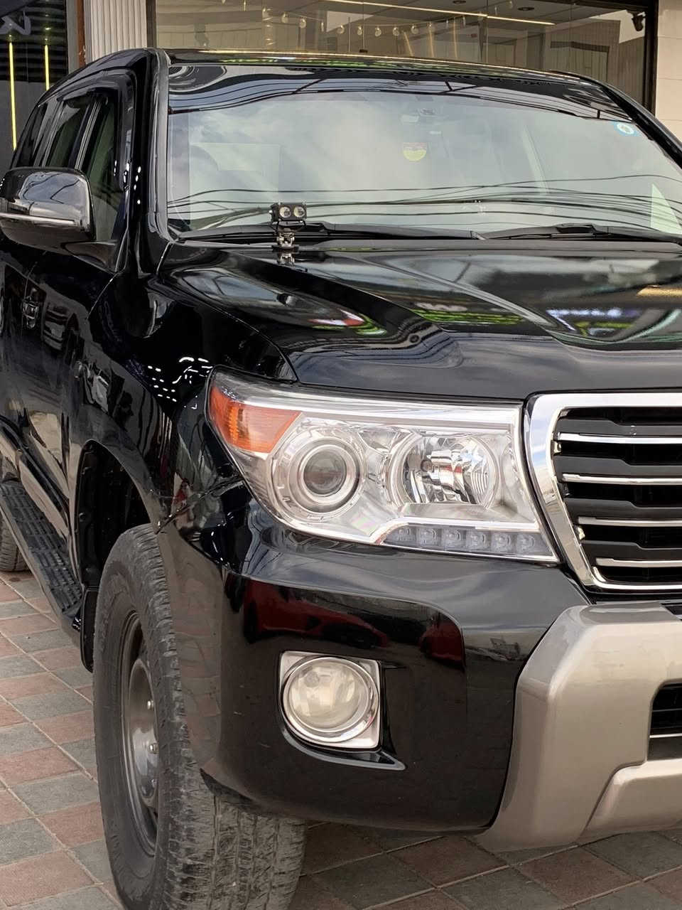 لاند گروز 2011 بريم

الوارد: بريم ام DVDقطري

الحالة: بدون ضرر وصبغ حزام للجماليه

كفاله  السيارة عدا صبغ حزام

السلامة: 8 إيرباك

الدفع: دبل

الكراسي: كهرباء

الكاميرات: 5 كاميرات

السقف: سلايد روف

المحرك: 8 سلندر

السعة:4.7

الإطارات: جديدة
التخم: جديد

السياره كفاله من كلشي صدر وكاله داخل وكاله كل التعديلات الي مسويهن وكاله ب السعوديه

المسافة المقطوعة: 200 ألف كم حقيقي
الملاحظة: السيارة بالحقيقة أنظف وأجمل من الصور
الرقم: انبار الإنكليزي باسمي 
التحويل: مباشر

السعر .270 قابل لتفاوض

موقع السيارة:بغداد  رقم انبار

للاستفسار:***********
