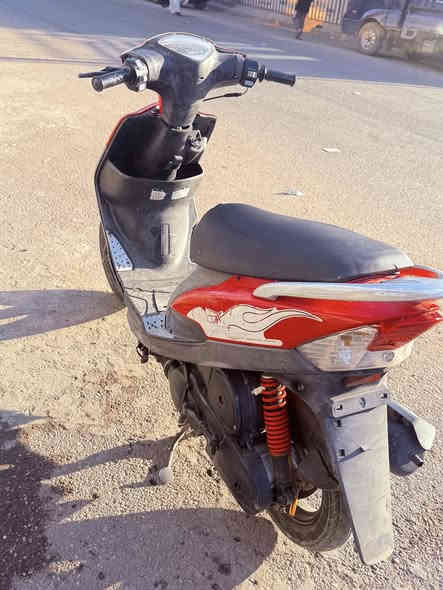 سلام عليكم دراجه ماكس عدله كفاله دراجه كلشي شغال بيها نكره سلف كهربائيات كلها شغاله دراجه ملحه مثل ما موضح بل صوره كفرات ختم واحد بيها ملاحضتين وبصيطات الي من شغل دراجه سلف يطلع صوت دشلي  خفيف فقط وي تشغيله  +الكفر مال راس دراجه شويه تعبان وباقي دراجه كله بلاد سعر دراجه 850قفل قفل بدون عمله عنوان بغداد بلديات مخازن سمنت رقم ***********فقط تصال +واتساب
