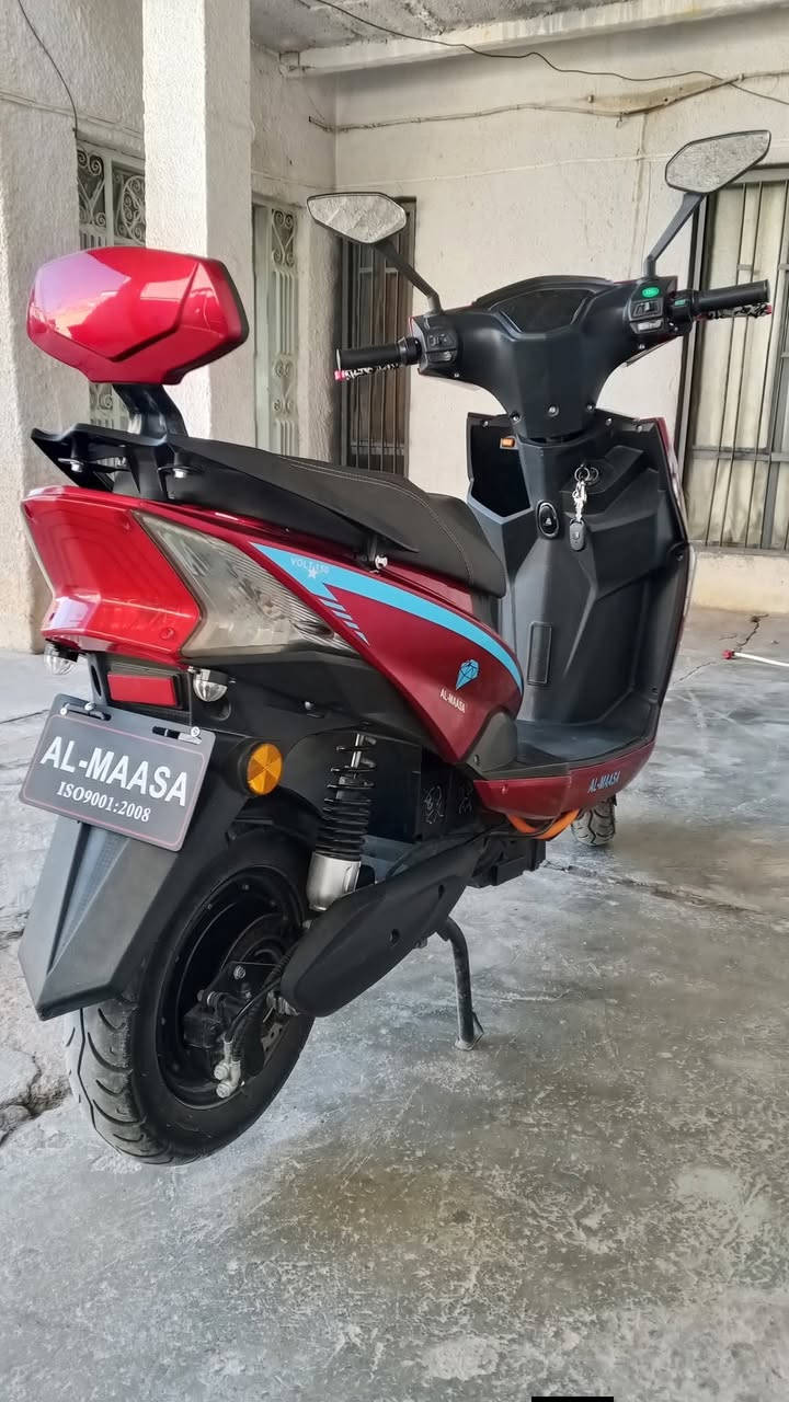 باسكل شحن 
للبيع نوعيه الماسه 6بطاريات 
سويجات 2 بصمات 2 كرتات 2 
السعر 600وبي مجال 
عنوان 5كيلو 
***********
