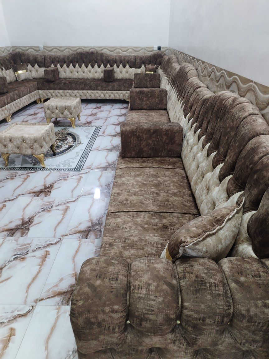 السلام عليكم ديوان ٢١ متر درجه اولا جديد كلش صار ٣ أشهر مفصله تفصال للبيع السعر على رقم المبايل *********** بيه واتساب
