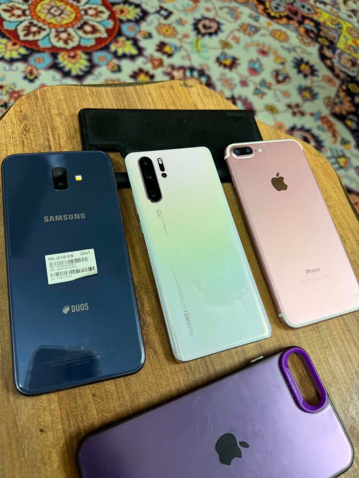 1- ايفون7 بلاص ذاكرة 256
2-هواي بي bro 30 حديث 
3- كلكسي g6
(الايفون سعرة 170 بعدة نظيف _ كلكسي g6 150 _ هواي بي 30 برو ماعرف سعرة لان اخذتة جديد بمليون و200 من الكاظمية  قيمو وبخدمتكم ... مكاني بغداد الاسكان رقمي ***********
